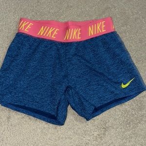 I’m selling Athletic Nike shorts (worn 3 times)
